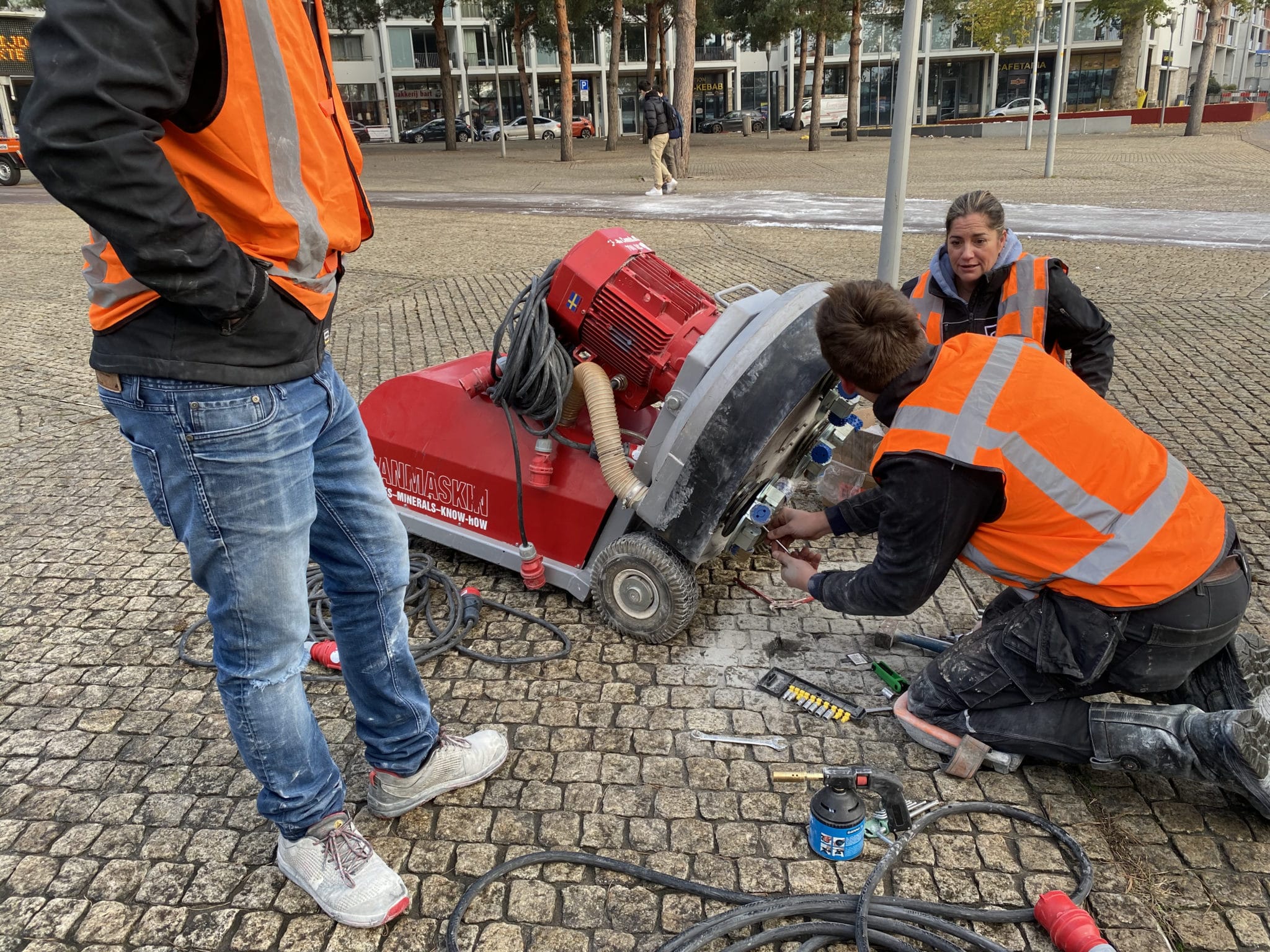 Bouchardeer koppen aanbrengen